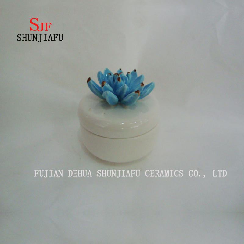 Neue handgemachte runde blaue Blumenschmuckschatulle