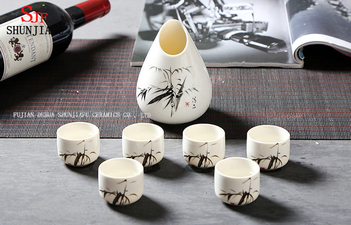 Bone China Cup / Keramikwein; Tasse mit Druck.