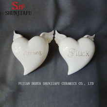 Neue Design Keramik Liebesform mit Flügel, Herzform, zur Dekoration. Weiß