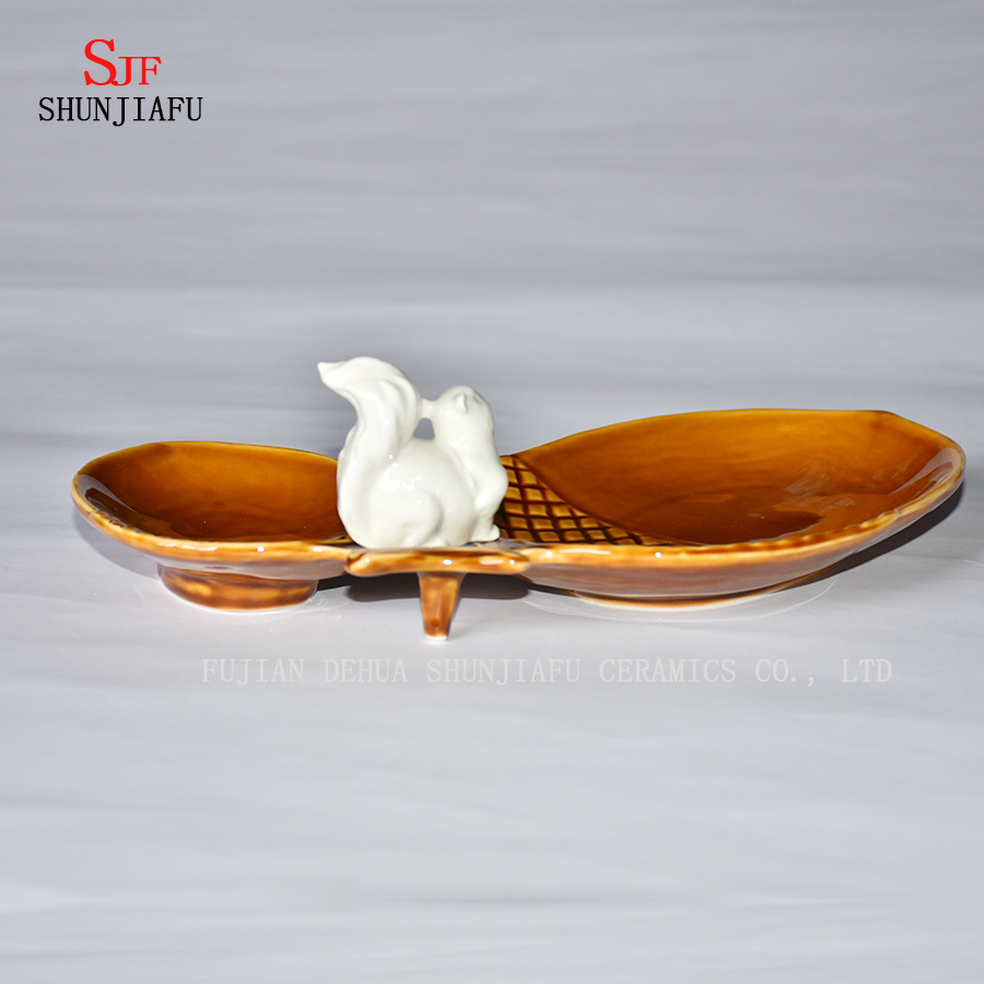 Kreative Doppelkiefernzapfen und s&uuml;&szlig;e Vogelkeramik-Gew&uuml;rzplatte / B.