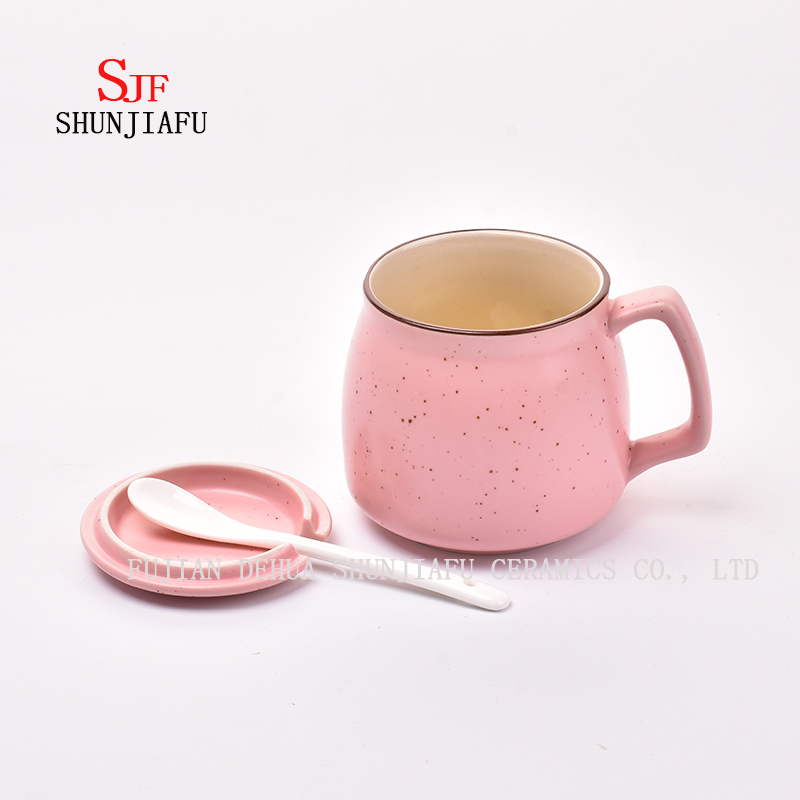 Kreativer Keramikbecher mit Deckel. Fr&uuml;hst&uuml;ckskaffeetasse