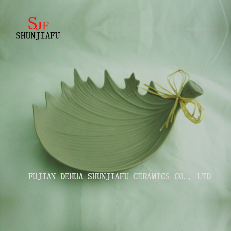 Die Geweihform verf&uuml;gt &uuml;ber kreative dekorative Teller in drei Gr&ouml;&szlig;en, Keramikschalen / l