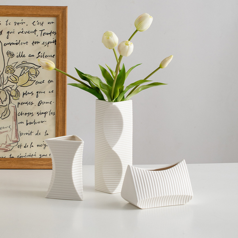 Moderne minimalistische Porzellanbodenvase - Mehrere Farben, glasiert schwarz, weiß usw. Finish für zeitgenössisches Home Office Decor