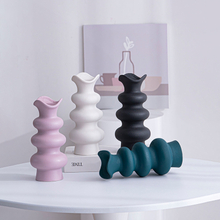 Pink, Blau, Schwarz, Weiß, Dreischicht Blumenstil Design Keramikvasen für die Heimdekoration