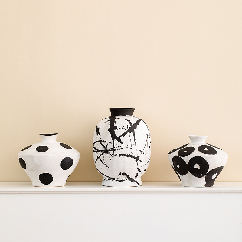 Wo die Erde Artisanal Ceramic Vase trifft