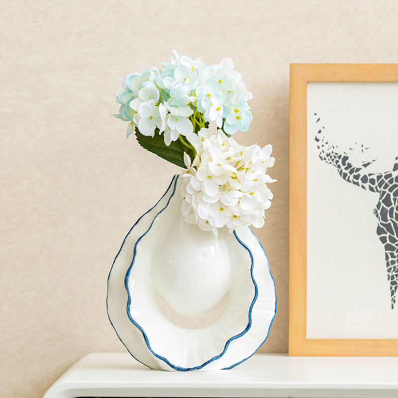 Großhandel mit modernen Rüschen-Keramikvasen mit künstlichen Blumen, anpassbares OEM/ODM-Blumenarrangement-Herzstück für die Heim- und Hoteldekoration