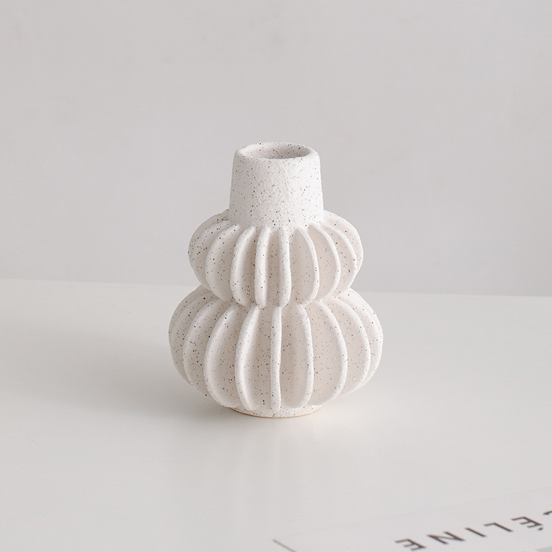 Keramikvasen für die Raumdekoration im Schlafzimmer