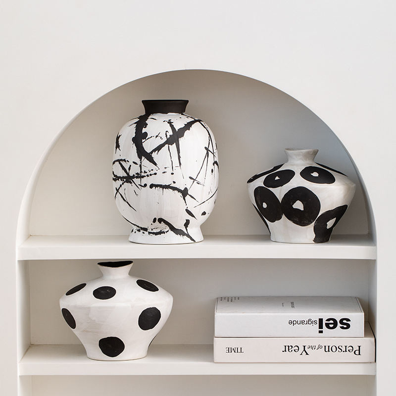 Wo die Erde Artisanal Ceramic Vase trifft