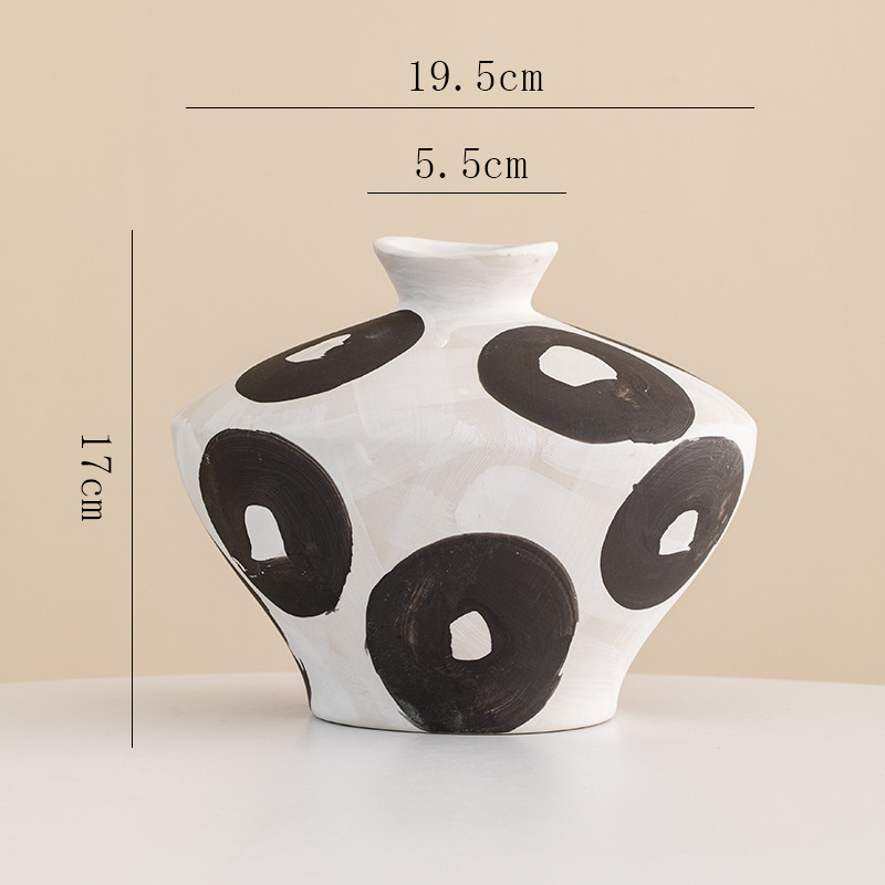 Wo die Erde Artisanal Ceramic Vase trifft