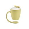 Verschiedene Farben Home Decoration Custom Hängetassen schwimmende Keramik Kaffeetasse mit Griff und Deckel