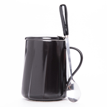 benutzerdefinierte Logo Geschenkbox Porzellan Kaffeetasse Set Holzgriffe 400ml Schwarz-Weiß Keramik Tasse Set